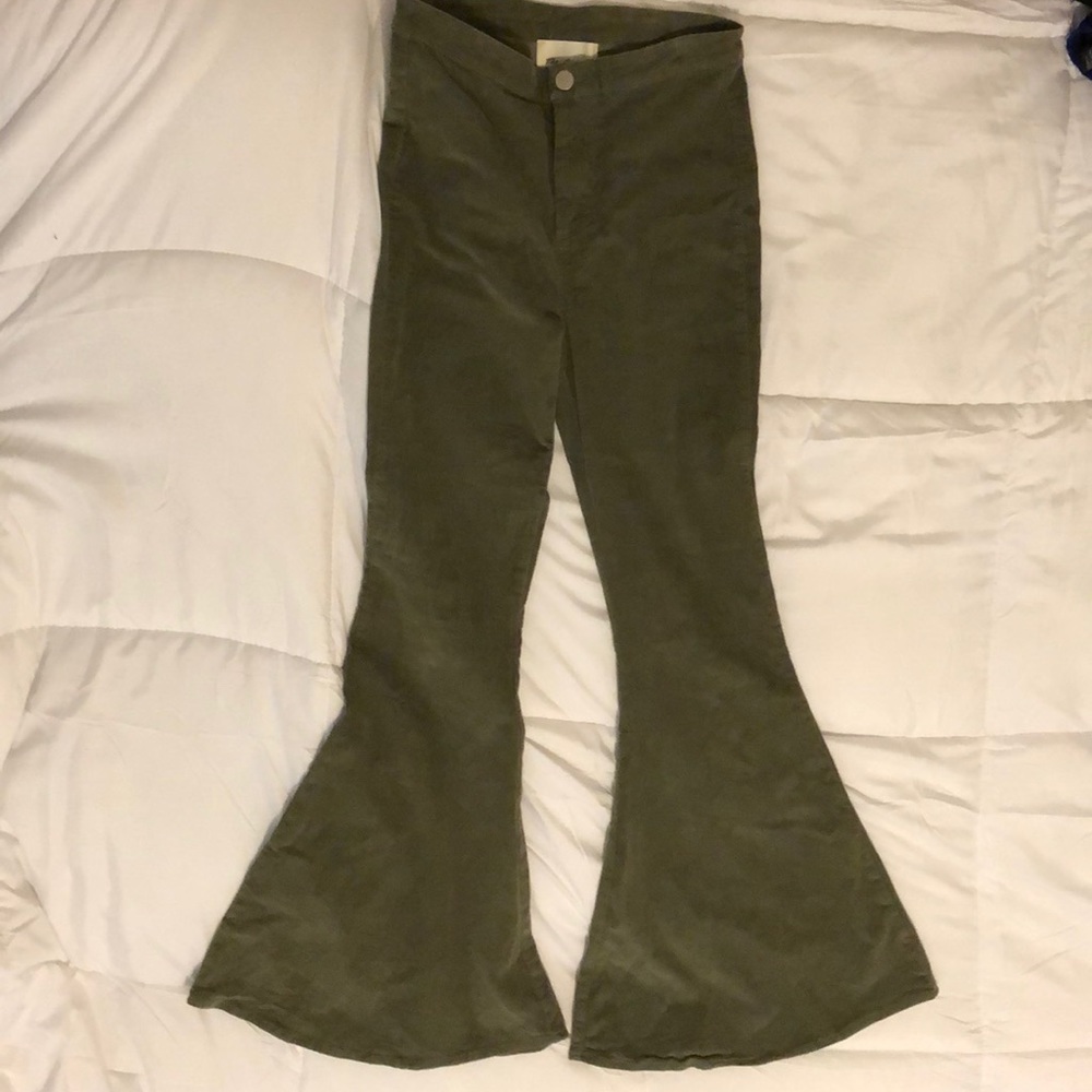 Fitted bell bottom pants